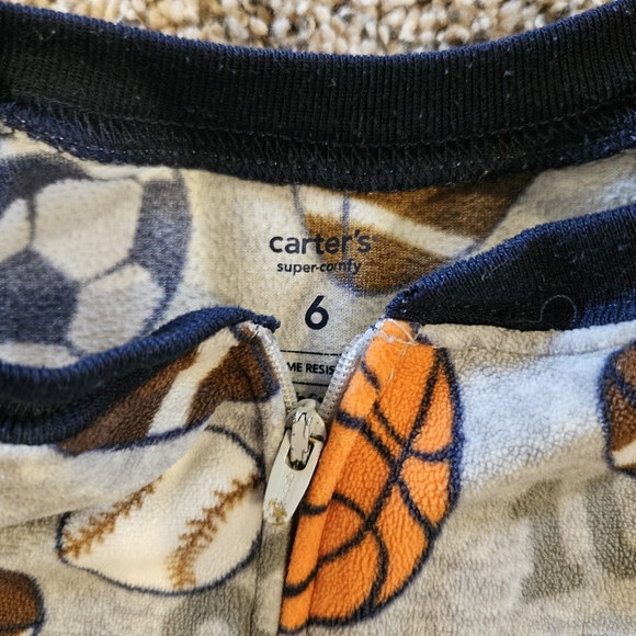 Kids Carter's Green Monster and Gray Sports Footies Size 6 - Picture 4 of 5